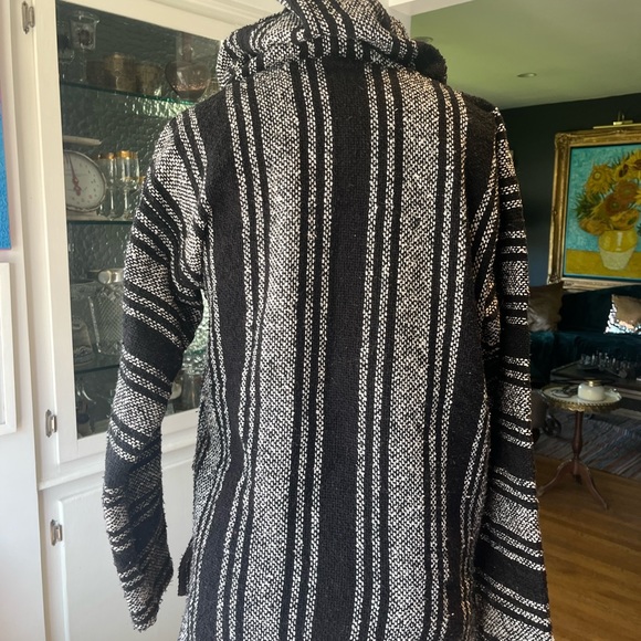 Baja style black and grey hoody - Picture 3 of 4